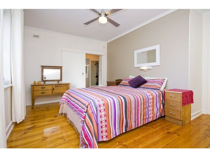 12 Neville Avenue, Clarence Gardens SA 5039