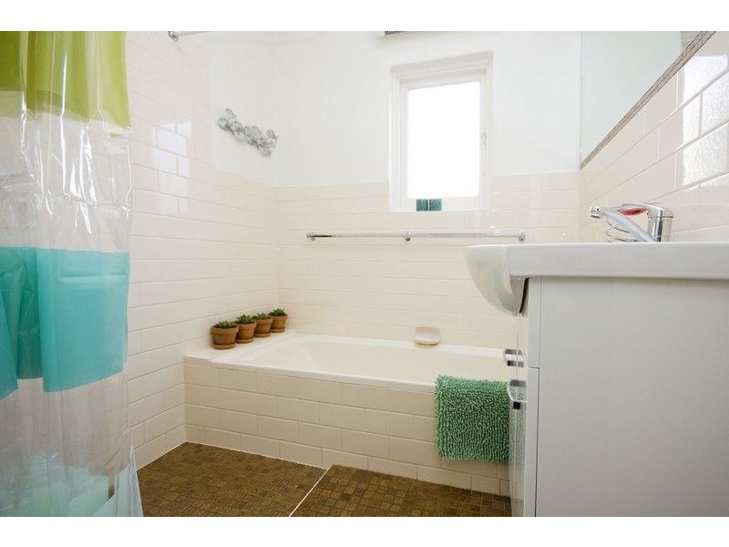 12 Neville Avenue, Clarence Gardens SA 5039