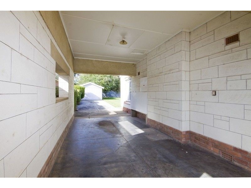 4 Laurence Street, Lower Mitcham SA 5062