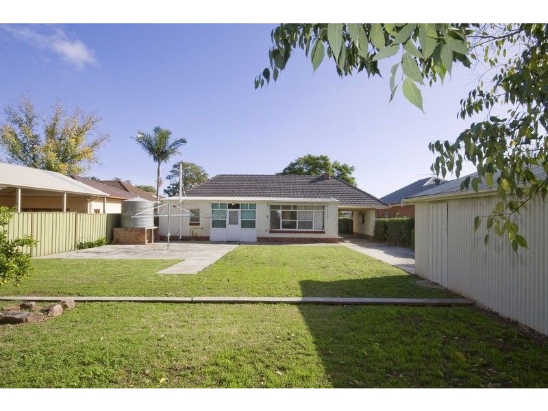 4 Laurence Street, Lower Mitcham SA 5062