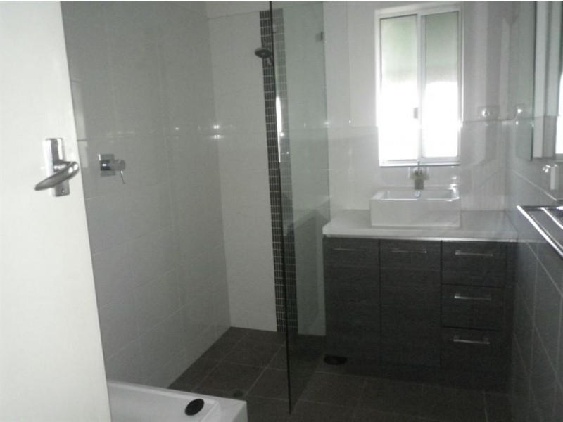 2/18 Nickels Avenue, Park Holme SA 5043