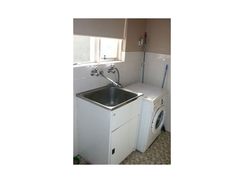 2/18 Nickels Avenue, Park Holme SA 5043