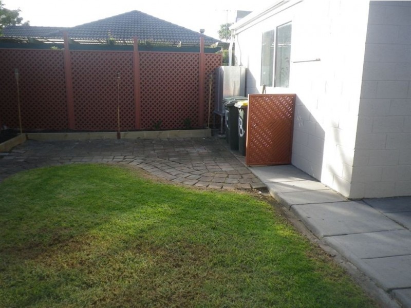 2/18 Nickels Avenue, Park Holme SA 5043