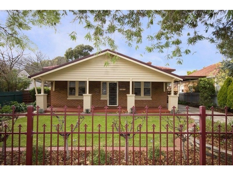 4 Clovelly Avenue, Clarence Gardens SA 5039