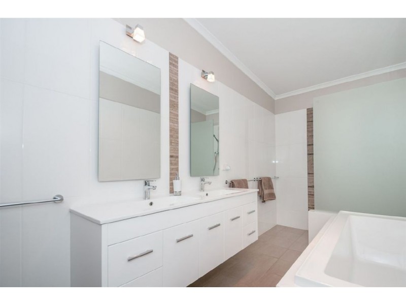 23A Naldera St, Glandore SA 5037