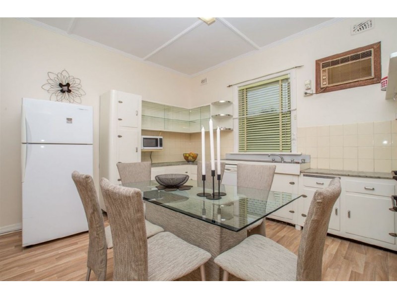18 Eaton Street, Cumberland Park SA 5041
