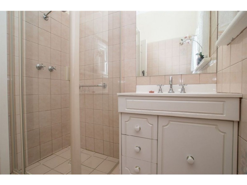 18 Eaton Street, Cumberland Park SA 5041