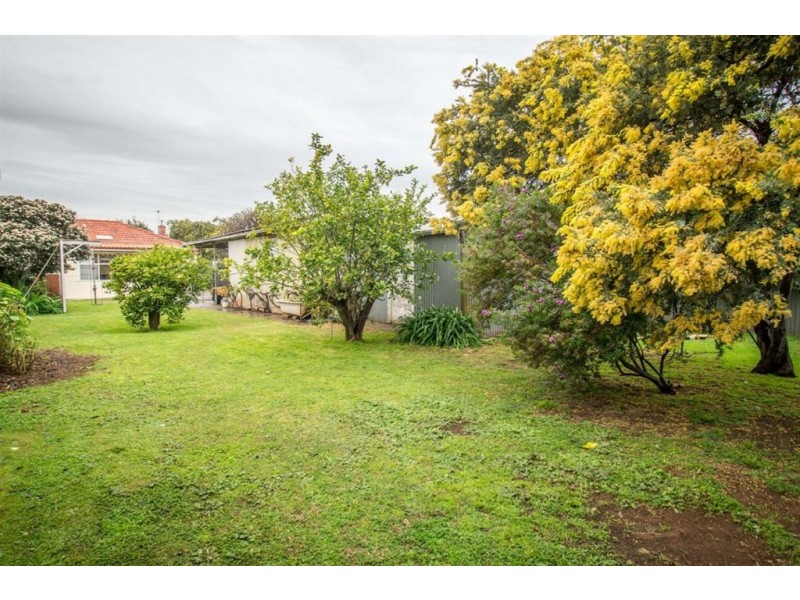 18 Eaton Street, Cumberland Park SA 5041