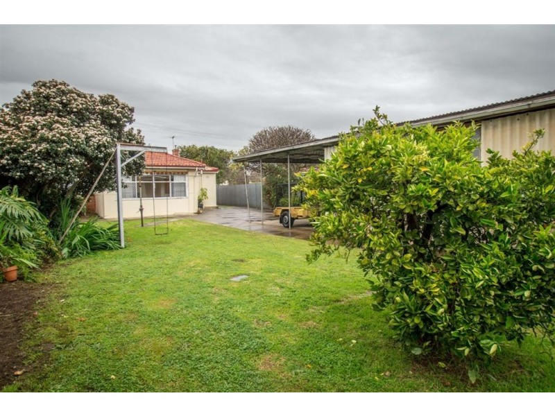 18 Eaton Street, Cumberland Park SA 5041