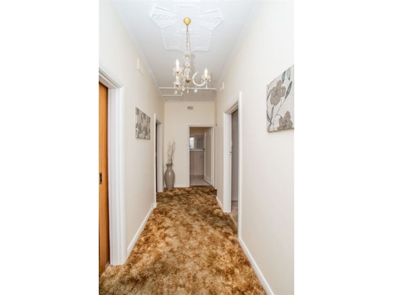 18 Eaton Street, Cumberland Park SA 5041