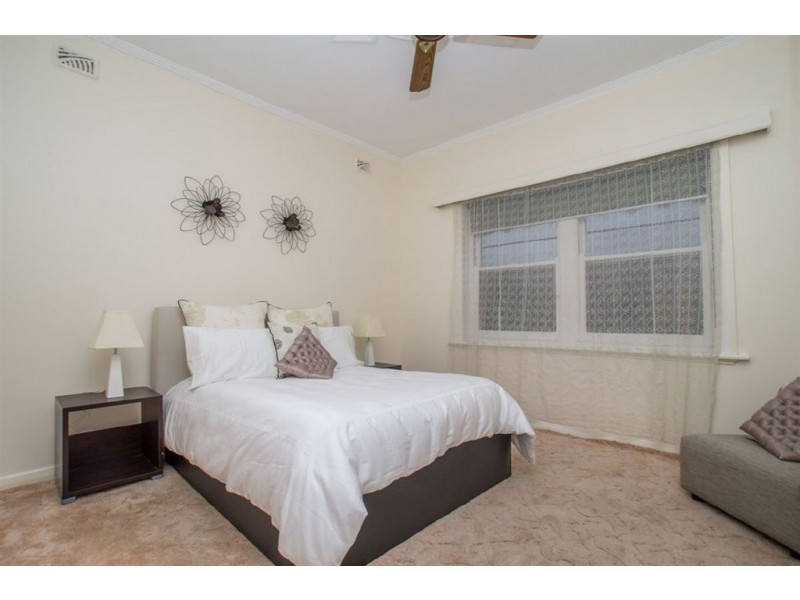 18 Eaton Street, Cumberland Park SA 5041