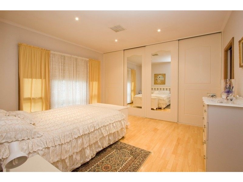 13a Tenth Avenue, St Peters SA 5069