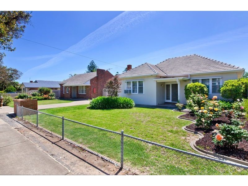 17 Seventh Avenue, Ascot Park SA 5043