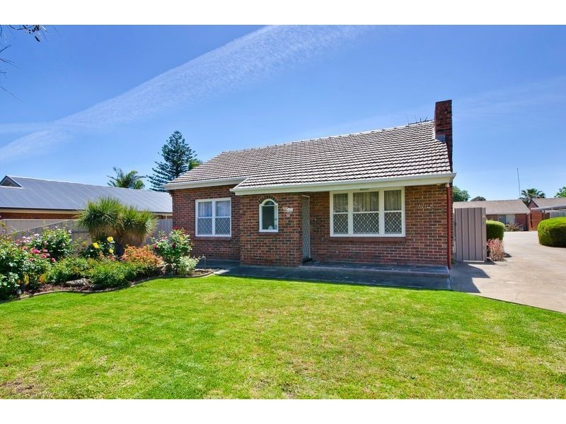 17 Seventh Avenue, Ascot Park SA 5043