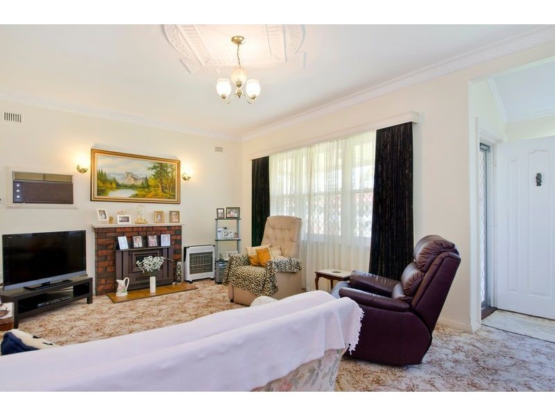 17 Seventh Avenue, Ascot Park SA 5043