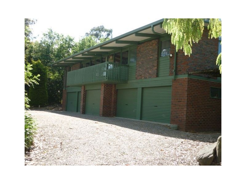 2 Sandow Crescent, Coromandel Valley SA 5051