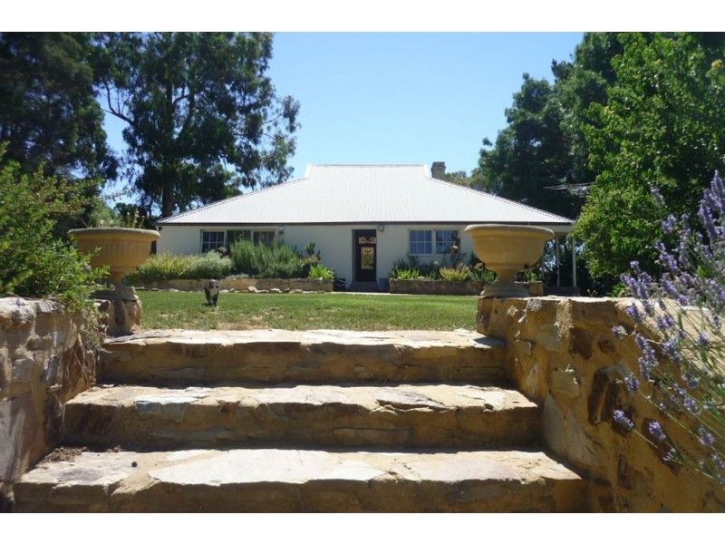 619 Longwood Rd, Bradbury SA 5153