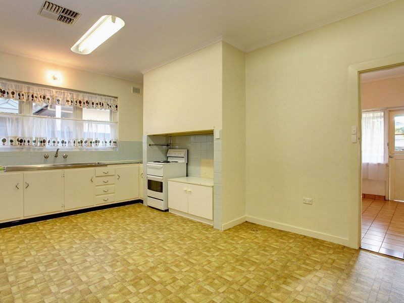 13 Verco Avenue, Lower Mitcham SA 5062