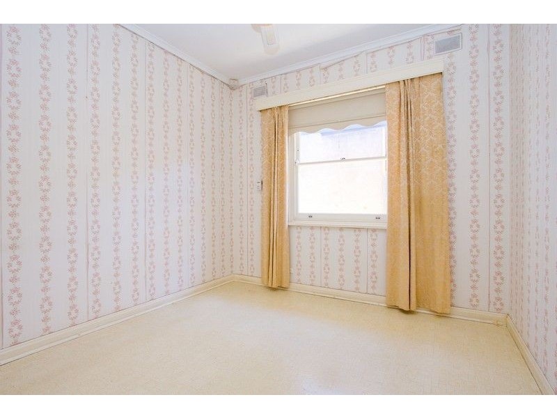 13 Almond Grove, Glandore SA 5037