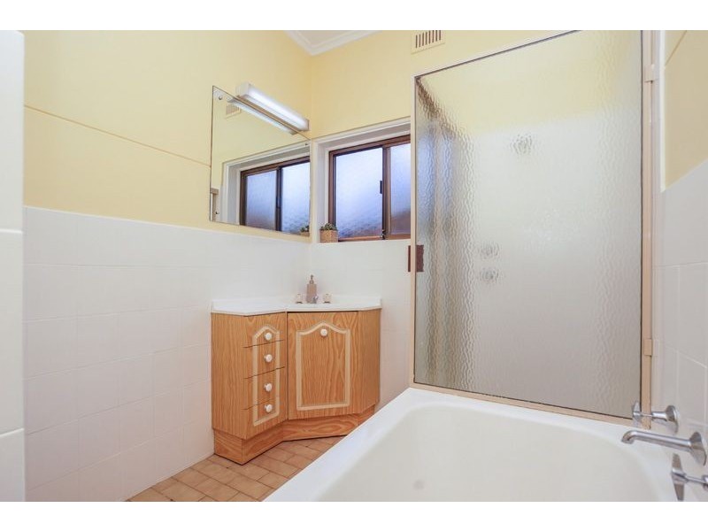 32 Sixth Avenue, Ascot Park SA 5043