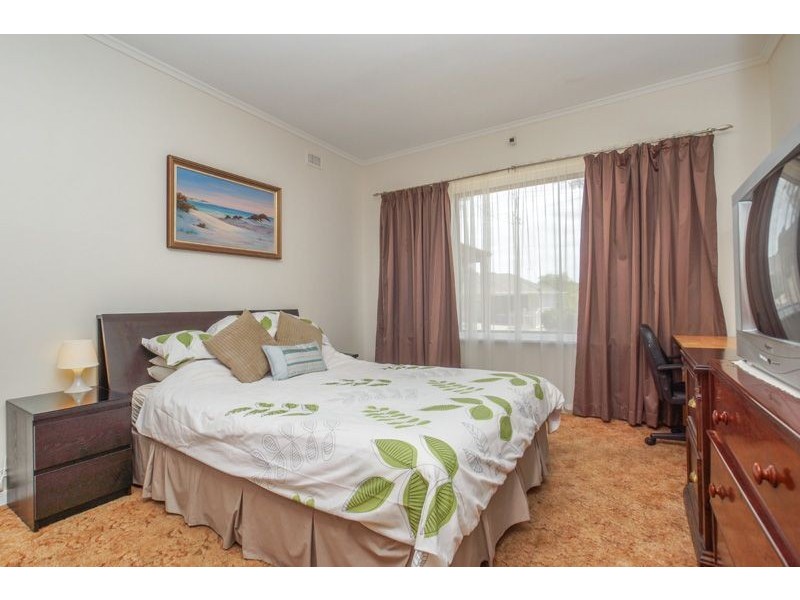 32 Sixth Avenue, Ascot Park SA 5043