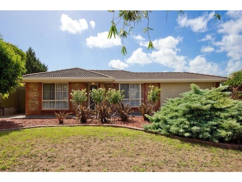 8 New England Drive, Woodcroft SA 5162