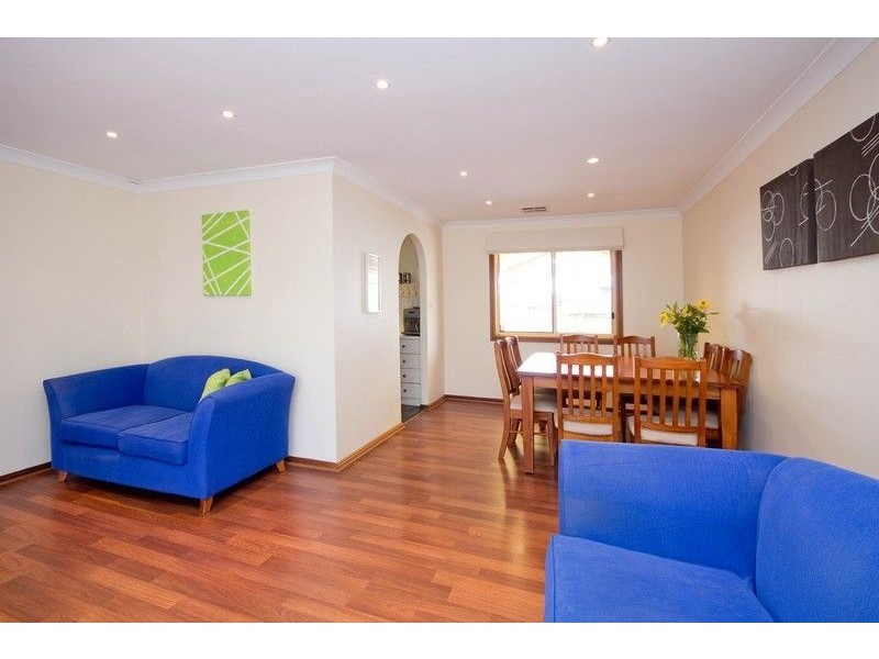 8 New England Drive, Woodcroft SA 5162