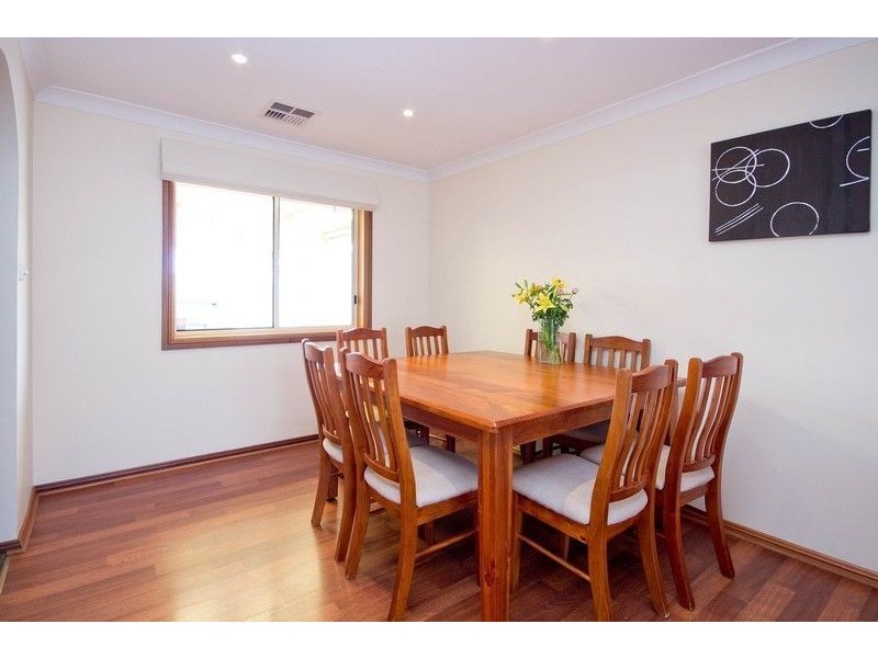 8 New England Drive, Woodcroft SA 5162