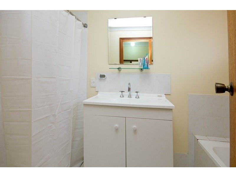 8 New England Drive, Woodcroft SA 5162