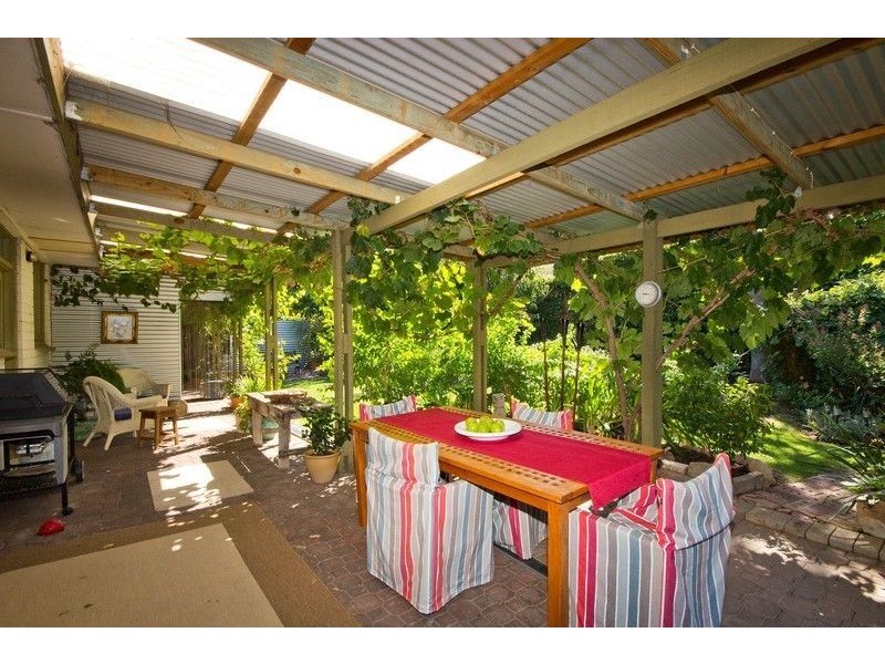 4 Baroota Avenue, Rostrevor SA 5073