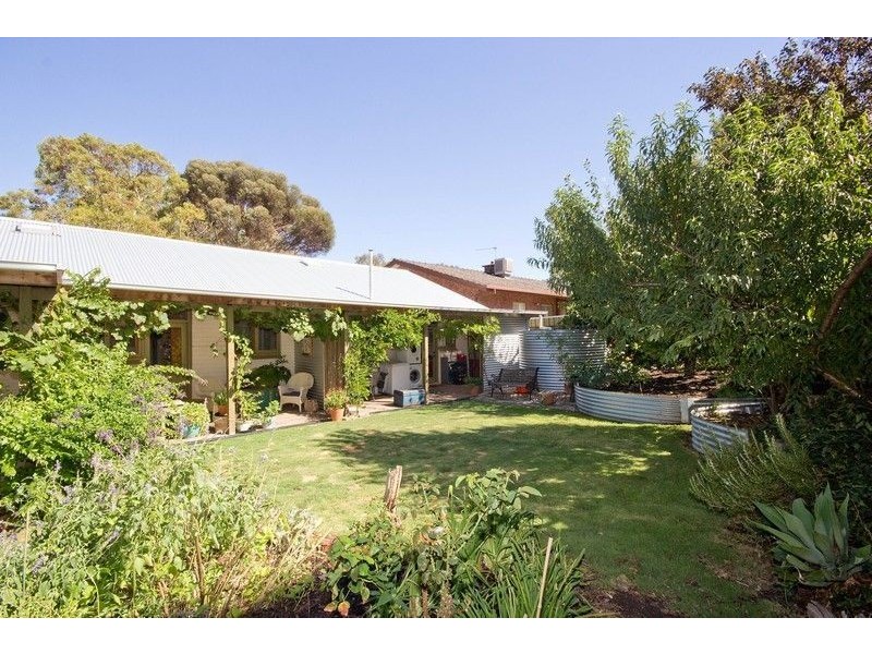 4 Baroota Avenue, Rostrevor SA 5073