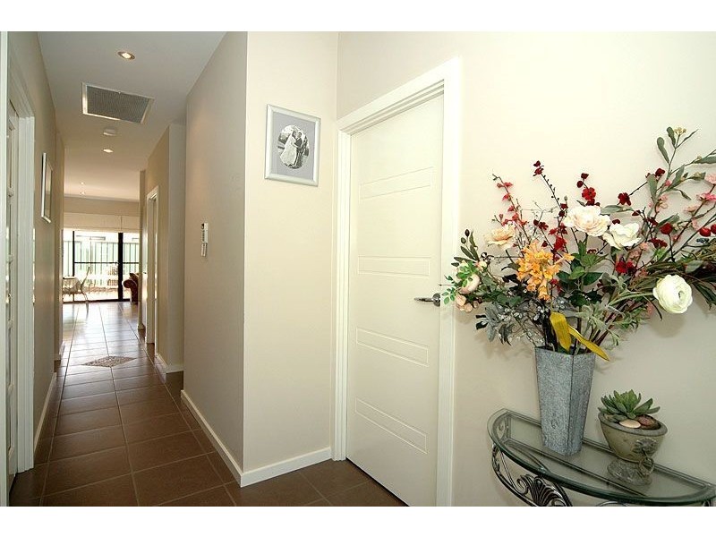 20 Shoalhaven Circuit, Mawson Lakes SA 5095