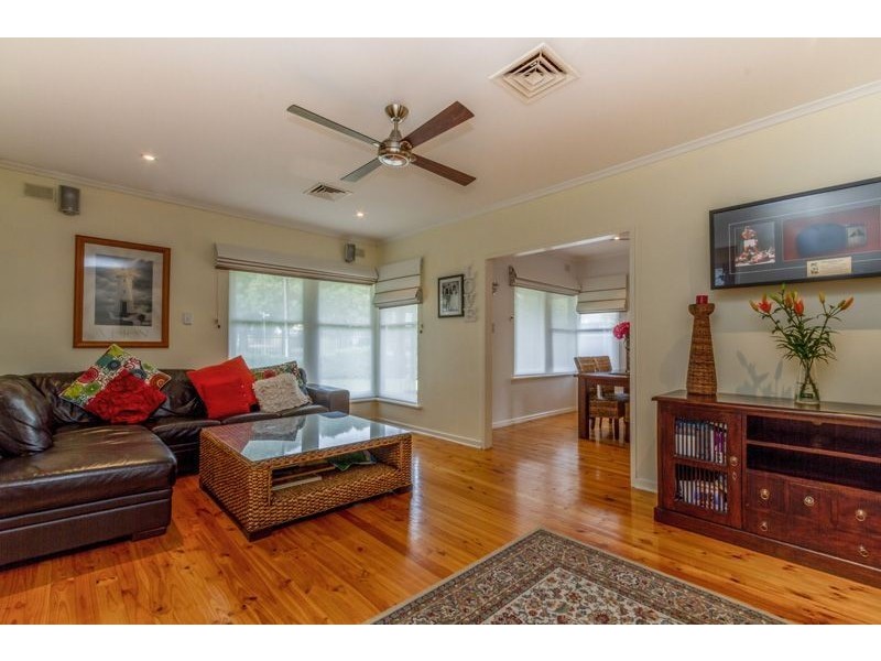 10 Cheviot Avenue, Lower Mitcham SA 5062