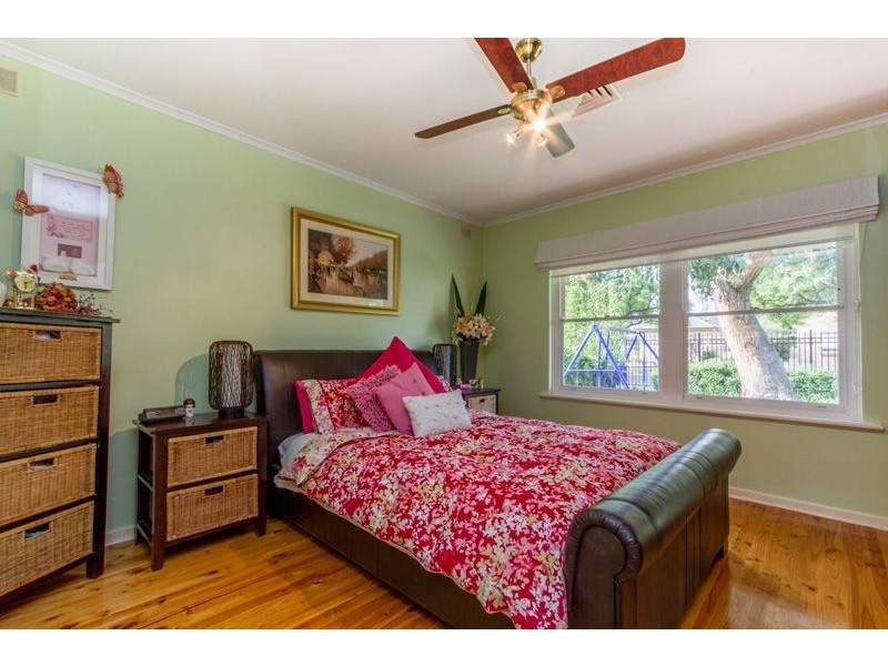 10 Cheviot Avenue, Lower Mitcham SA 5062