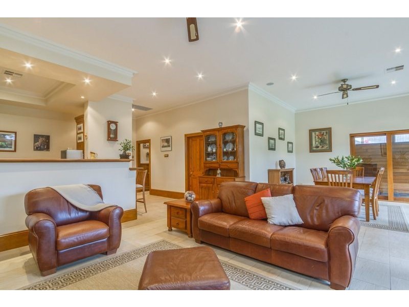 37 Burt Avenue, Hilton SA 5033