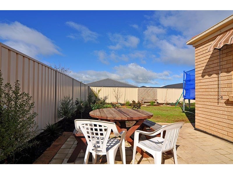 90 Pridham Boulevard, Aldinga Beach SA 5173