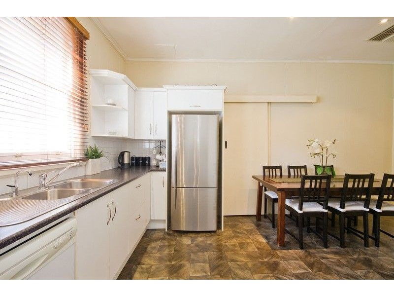 18 Daisy Avenue, Mitchell Park SA 5043