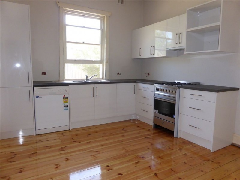 15 Fourth Avenue, Everard Park SA 5035