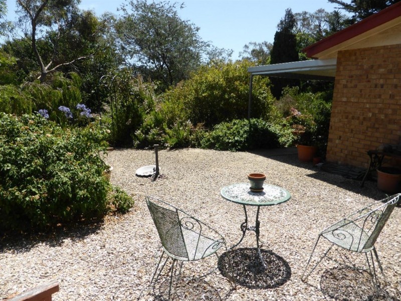 4 Fern Hill Rd, Bridgewater SA 5155