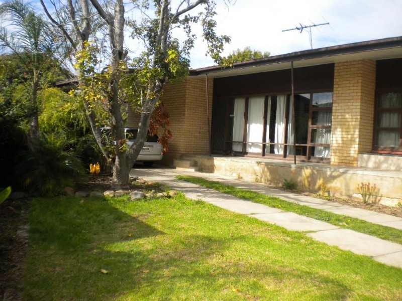 4 Sherlock Road, Kingston Park SA 5049