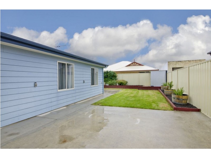 15 Fourth Ave, Ascot Park SA 5043