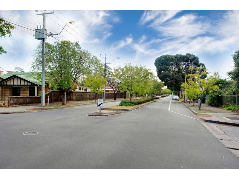29 Cambridge Terrace, Kingswood SA 5062