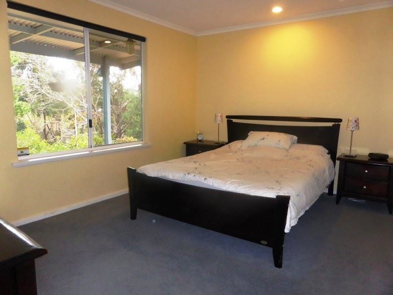 8 Sittella Crescent, Coromandel Valley SA 5051