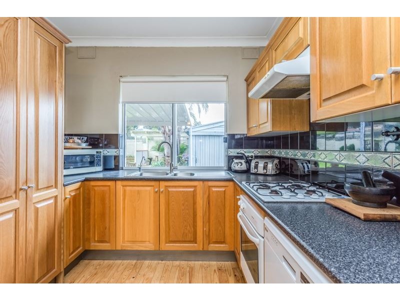 13 Glenda Avenue, Morphett Vale SA 5162