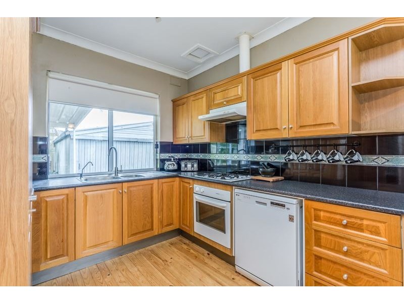 13 Glenda Avenue, Morphett Vale SA 5162