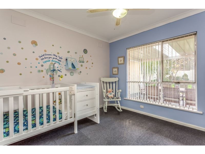 13 Glenda Avenue, Morphett Vale SA 5162