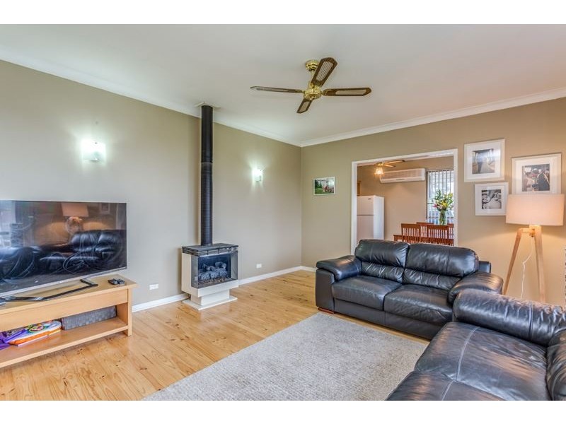 13 Glenda Ave, Morphett Vale SA 5162