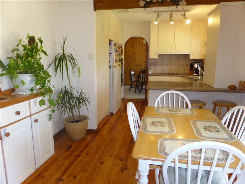 106 Black Rd, Flagstaff Hill SA 5159