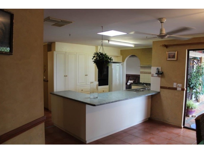 15 Aroona Road, Hallett Cove SA 5158
