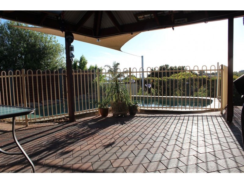15 Aroona Road, Hallett Cove SA 5158